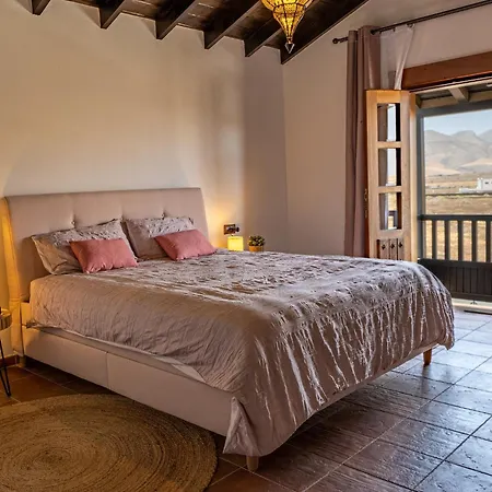 In Fuerteventura With Private Pool, Cleaning Included * La Oliva