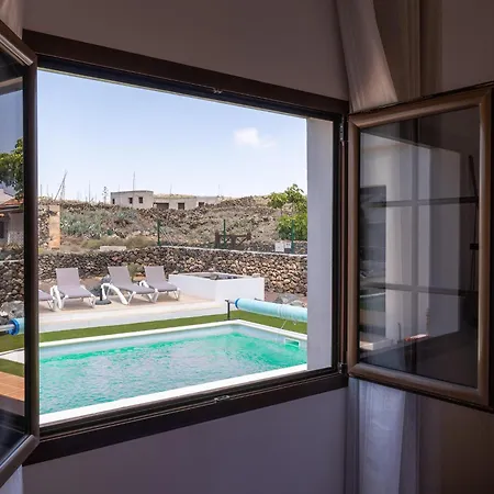 In Fuerteventura With Private Pool, Cleaning Included Ferienhaus La Oliva
